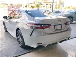 تۆیۆتا کامری